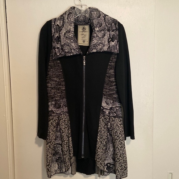 Fleur de Lis Collection Jackets & Blazers - Fleur De Lis Fitted Zip Up Jacket